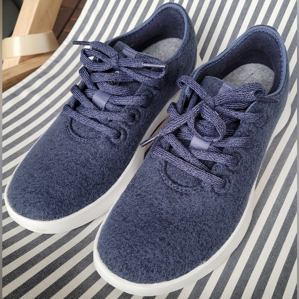 Allbirds Wool Runner 2 Sneakers in Hazy Indigo Blue (Blizzard)